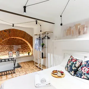 https://tetodonpa-suite-near-duomo.italymilanhotels.net